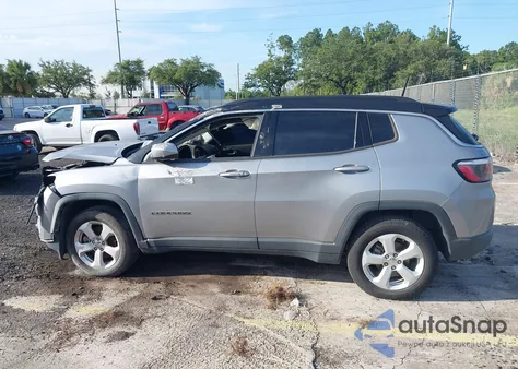 2018 Jeep Compass Latitude 4X4 from USA, damaged, VIN 3C4NJDBB2JT162614